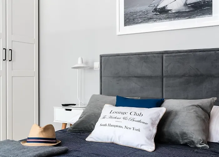 Sanhaus - Sailor - Dla Par 2 Minuty Od Plazy *